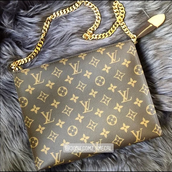 ♡LOUIS VUITTON Clutch 26♡ - Picture 8 of 13